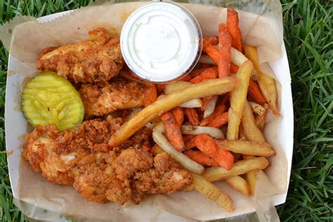 Eugene's chicken - A quick and unbiased review of the popcorn chicken meal from the Eugene's Hot Chicken food truck. Please enjoy.#Eugene'sHotChicken#FoodTruck#FoodReview